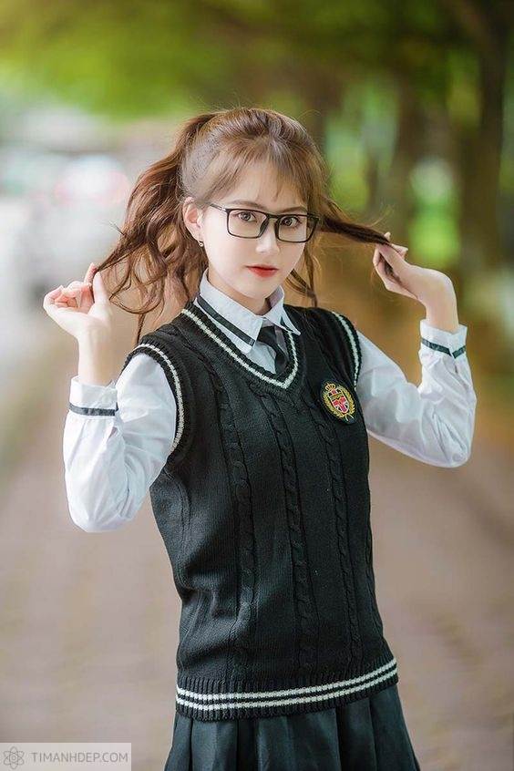 Hình ảnh gái xinh đeo kính đẹp, cute, dễ thương