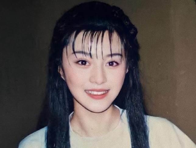 Hình ảnh Phạm Băng Băng năm 20 tuổi tại phim trường Hoành Điếm