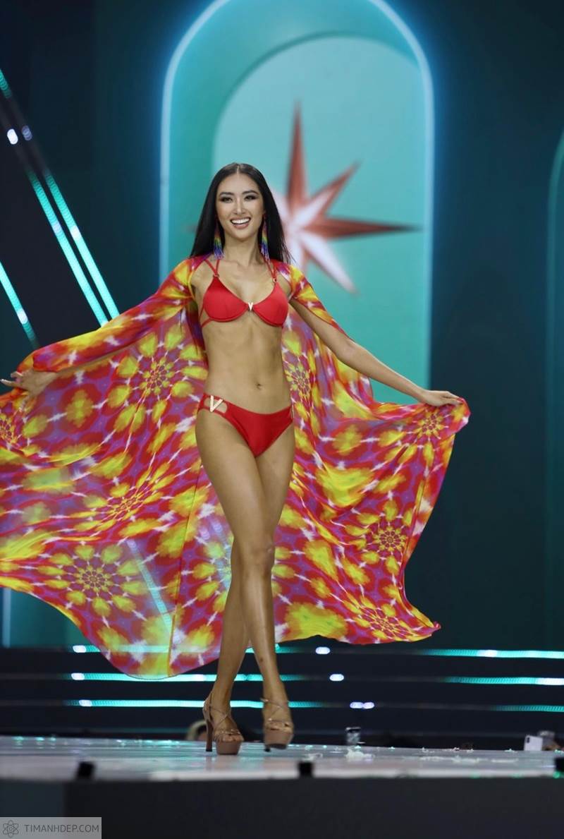 Hình ảnh thí sinh Hoa hậu Hoàn vũ Việt Nam 2022 mặc bikini bốc lửa