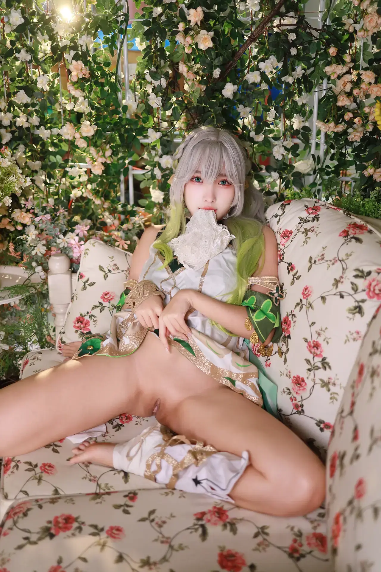 Ảnh sex cosplay Momo Genshin Impact Naxida