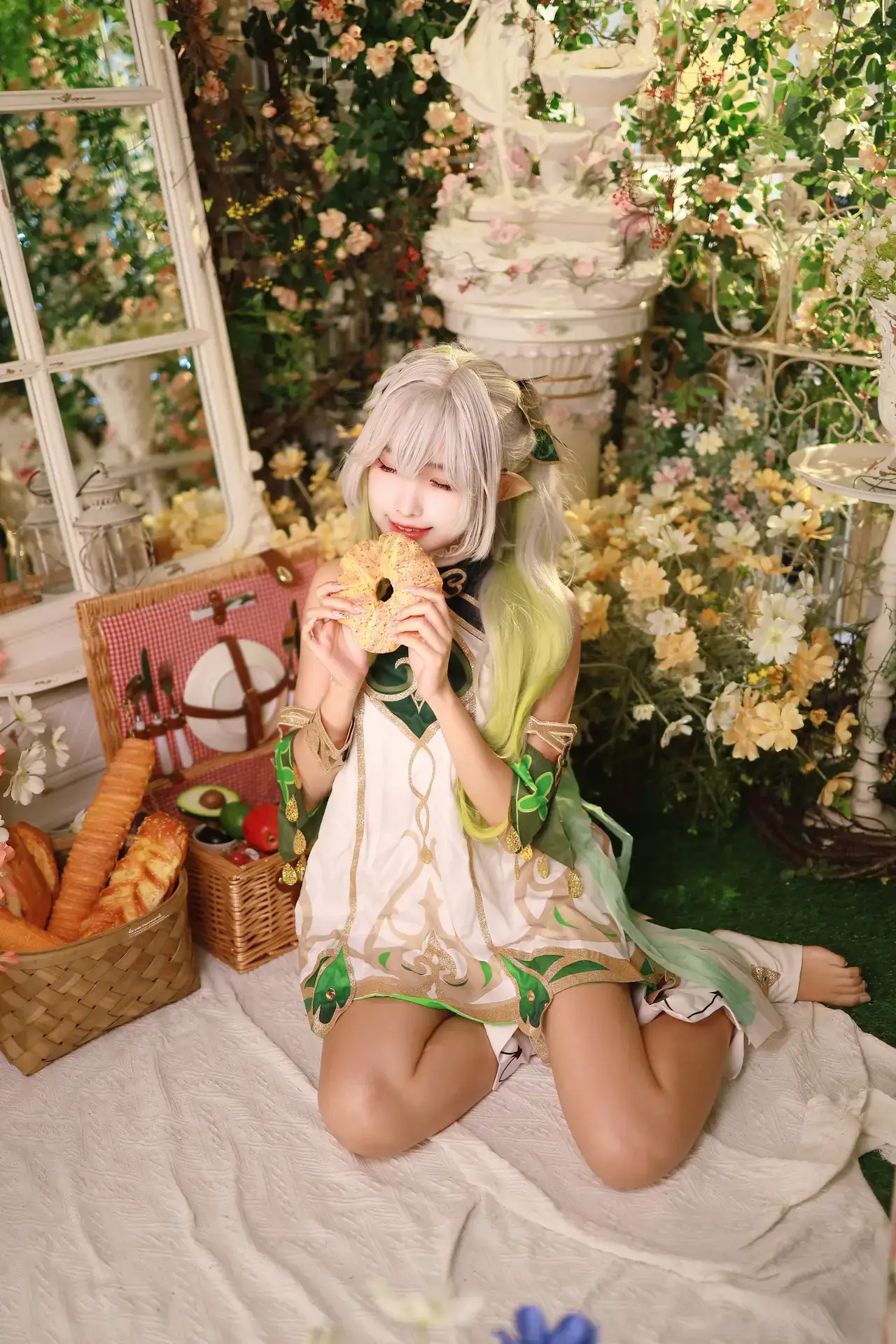 Ảnh sex cosplay Momo Genshin Impact Naxida