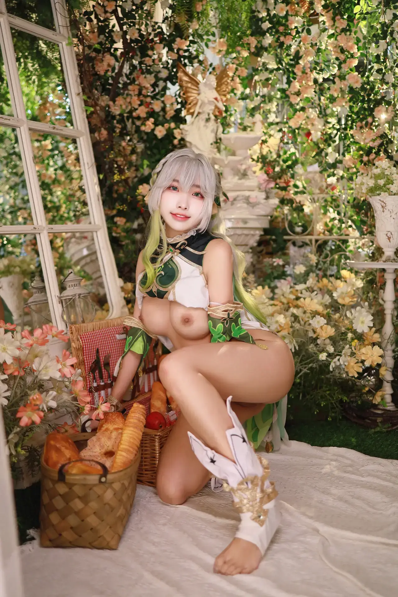 Ảnh sex cosplay Momo Genshin Impact Naxida