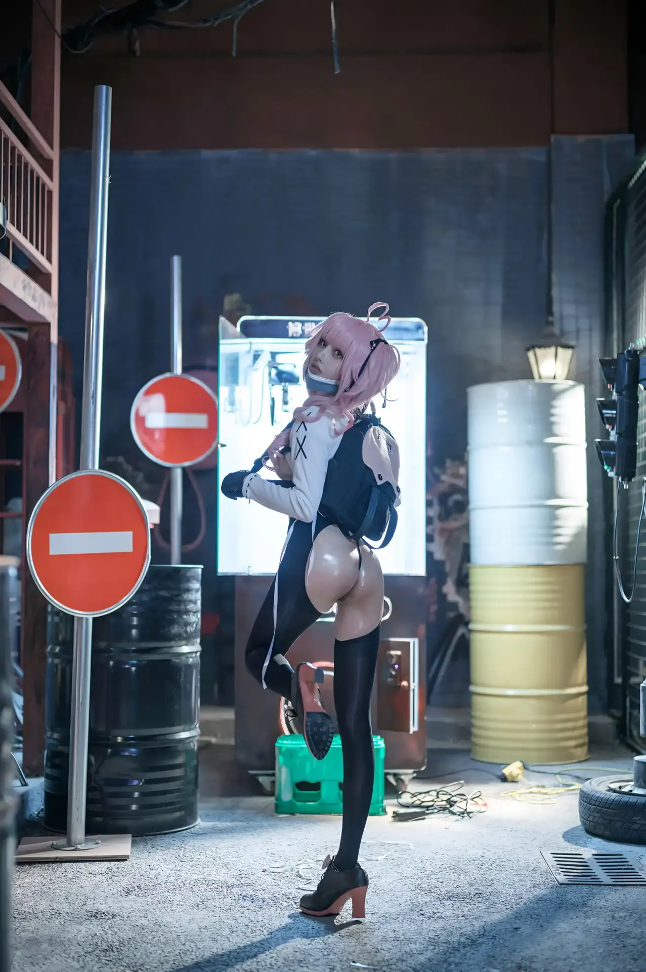 Ảnh Sex Cosplay Crossed Fronts Pink Catina