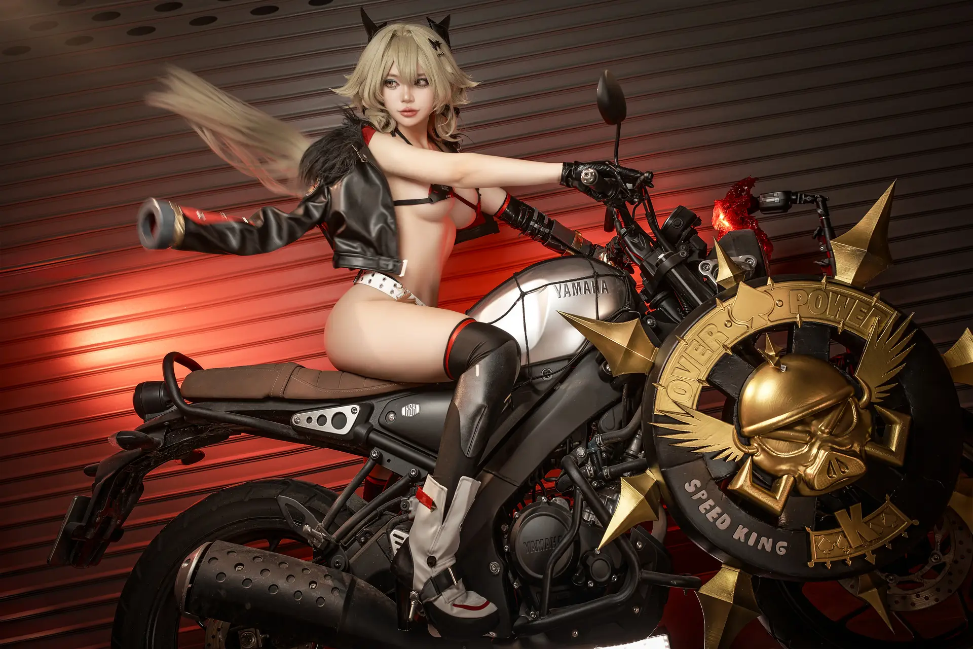 Ảnh Sex Cosplay ZinieQ: Caesar King
