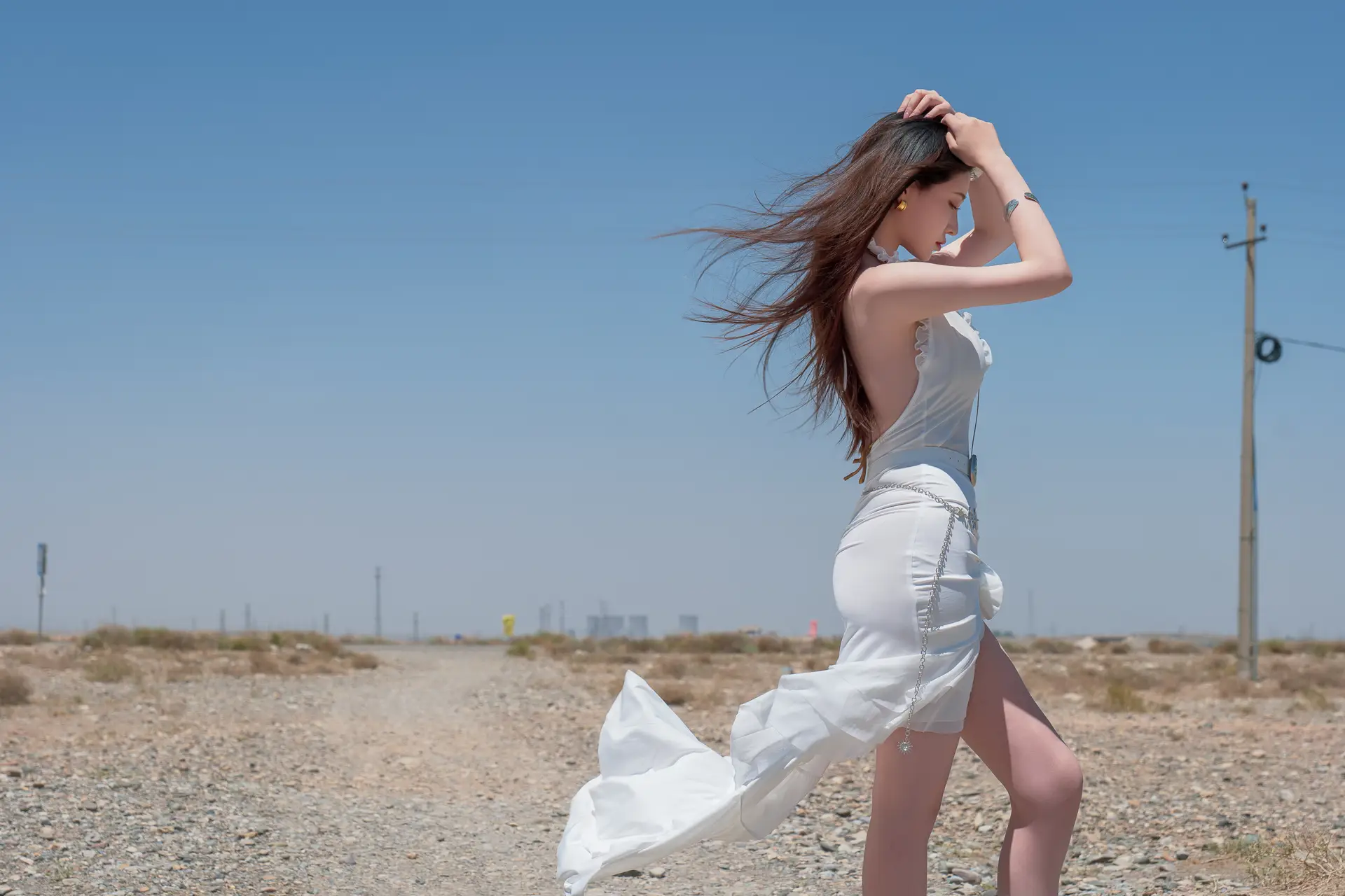 Ảnh Sex Nnian chụp tr&ecirc;n đồi c&aacute;t