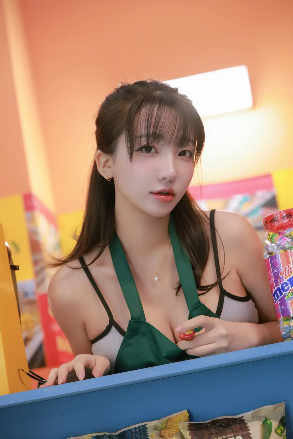 Ảnh sex Son Ye-Eun: Night Shift