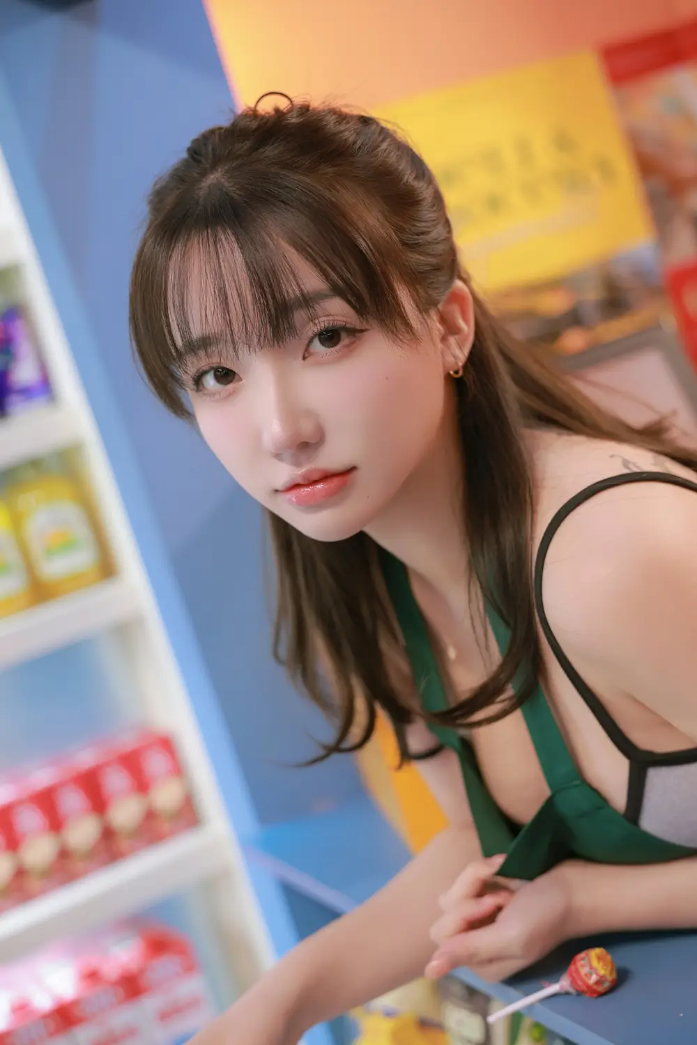 Ảnh sex Son Ye-Eun: Night Shift