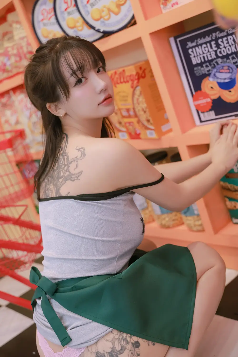 Ảnh sex Son Ye-Eun: Night Shift