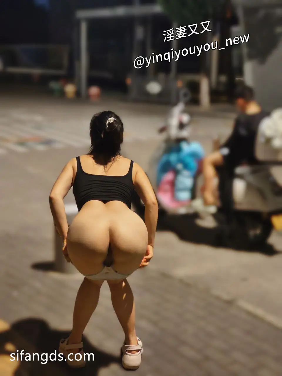 Ảnh Sex Mature woman outdoor exposure blogger Ep.002