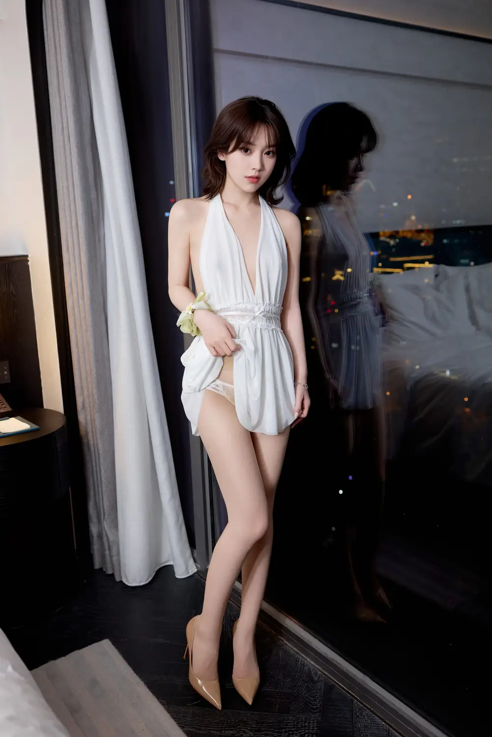 Ảnh  Sex Juice Xiuren: her white mini skirt