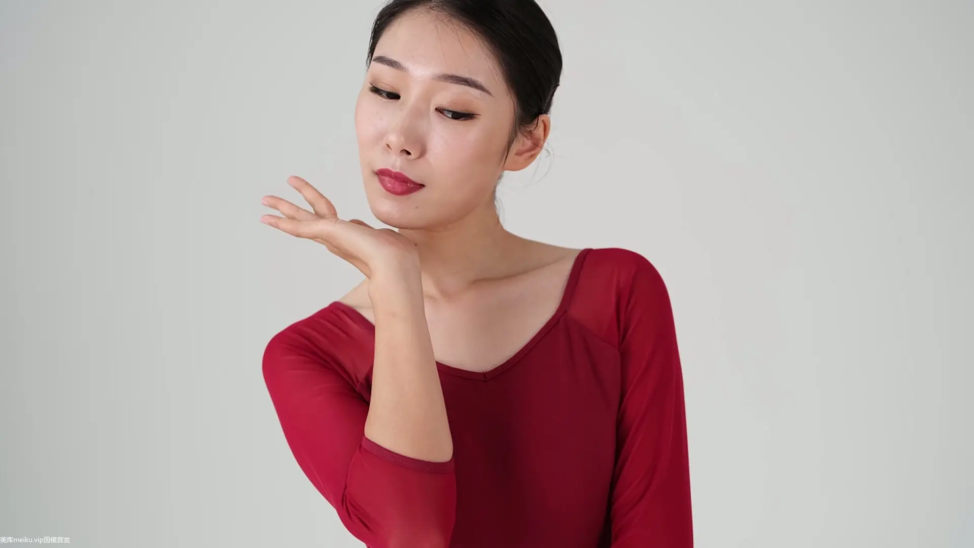 Ảnh sex gi&aacute;o vi&ecirc;n dạy m&uacute;a Yujie