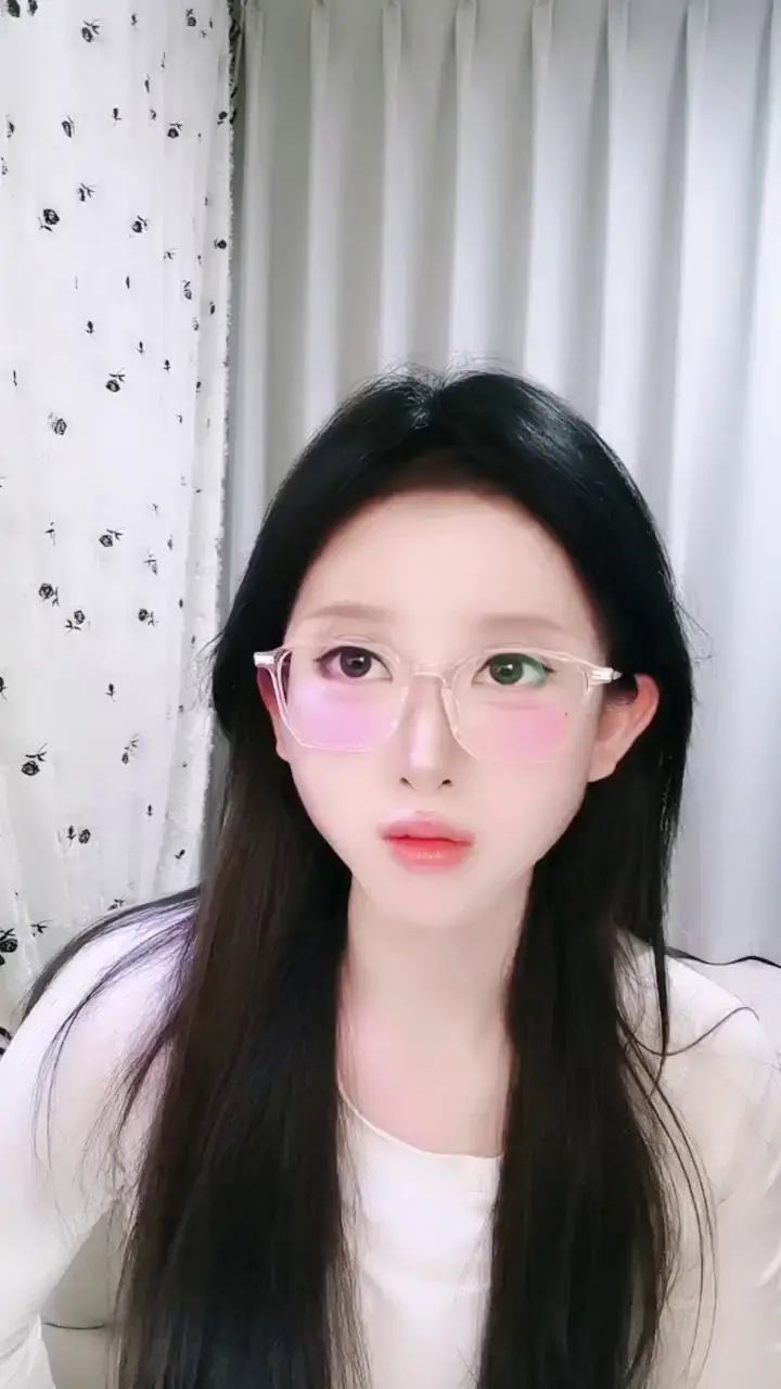 Ảnh Sex hoa kh&ocirc;i của trường đ&atilde; trở lại