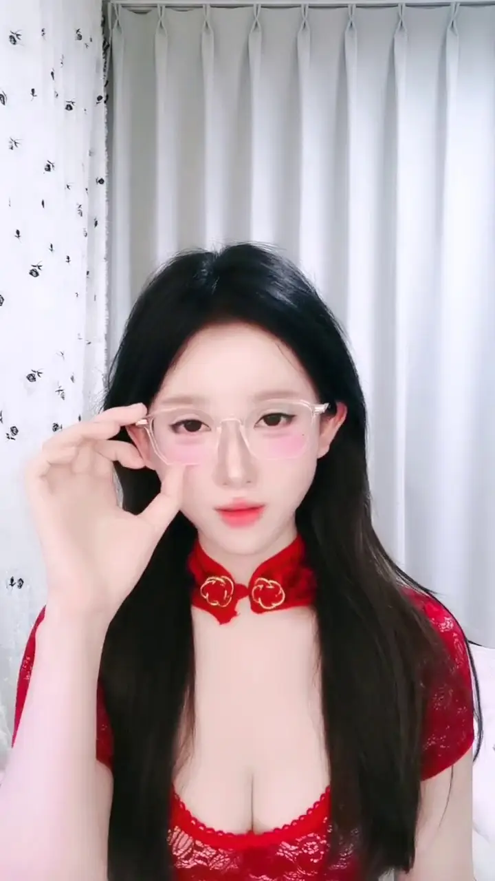 Ảnh Sex hoa kh&ocirc;i của trường đ&atilde; trở lại