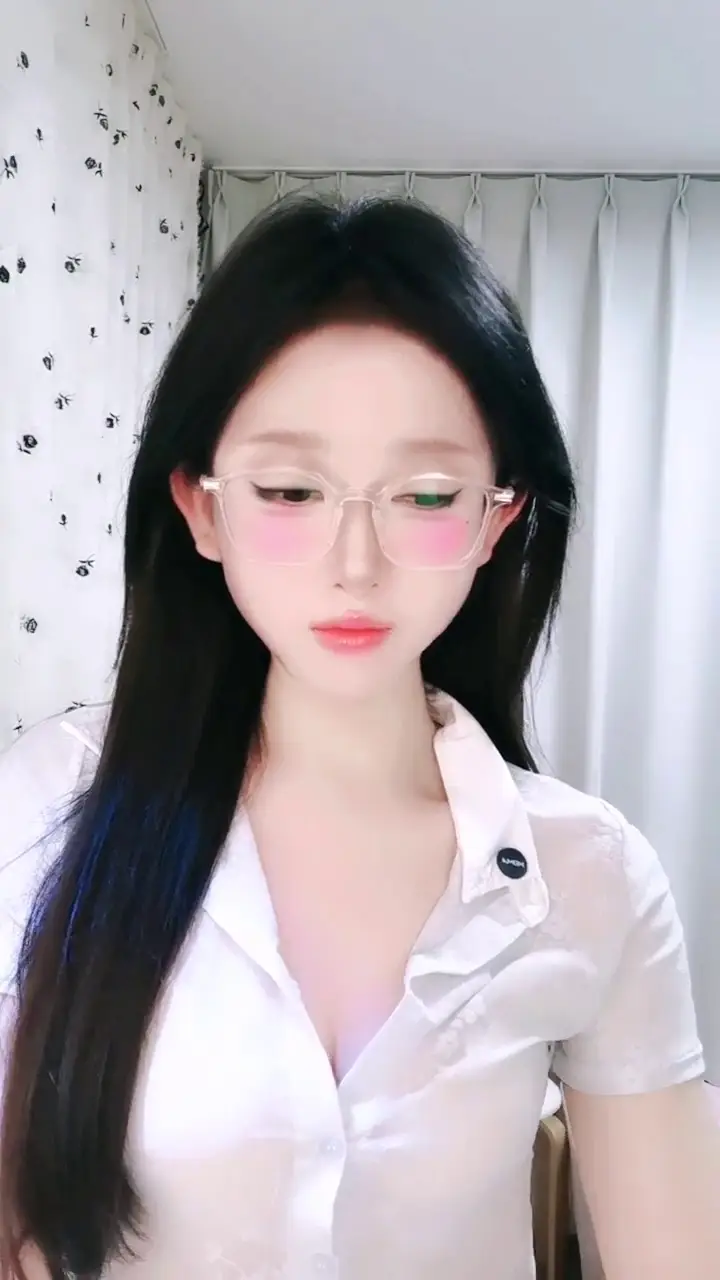 Ảnh Sex hoa kh&ocirc;i của trường đ&atilde; trở lại