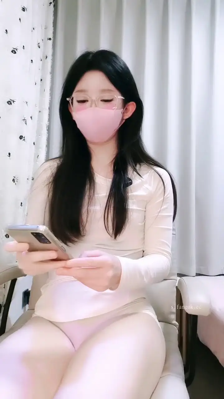 Ảnh Sex hoa kh&ocirc;i của trường đ&atilde; trở lại