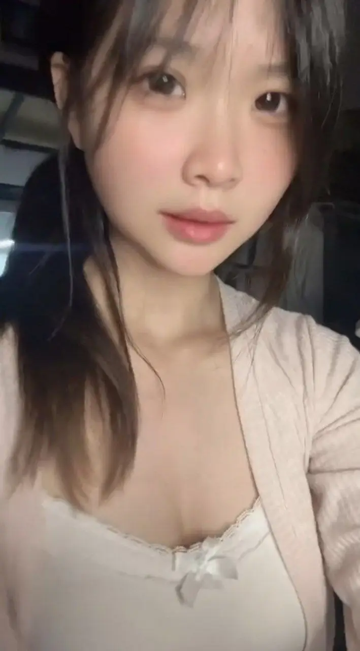 Ảnh tự sướng của c&ocirc; n&agrave;ng Homebody Lolita