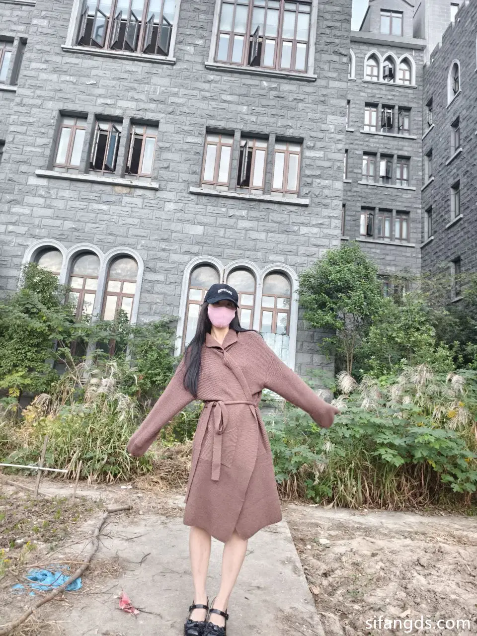 Ảnh sex em g&aacute;i trung th&iacute;ch khoe h&agrave;ng nơi c&ocirc;ng cộng